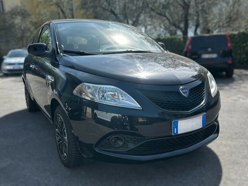 LANCIA YPSILON  1.2  GOLD 5 PORTE 