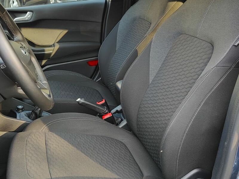 FORD FIESTA  1.1 TITANIUM