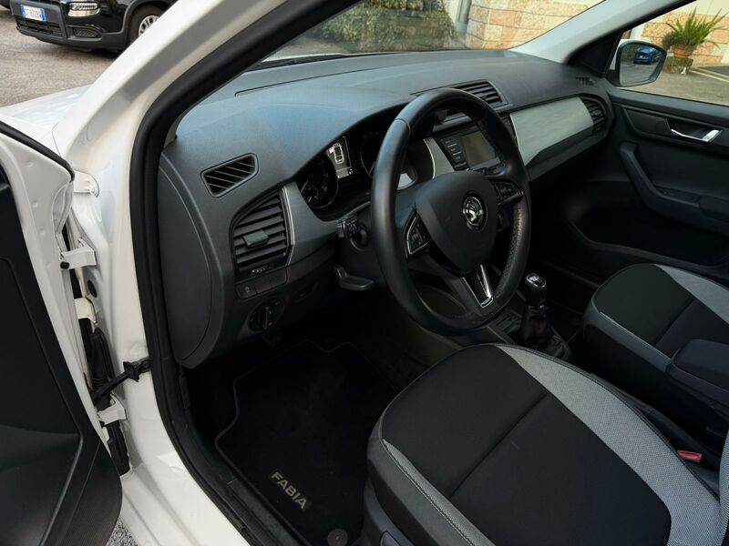 VOLKSWAGEN FABIA  1.2 TSI WAGON AMBITION